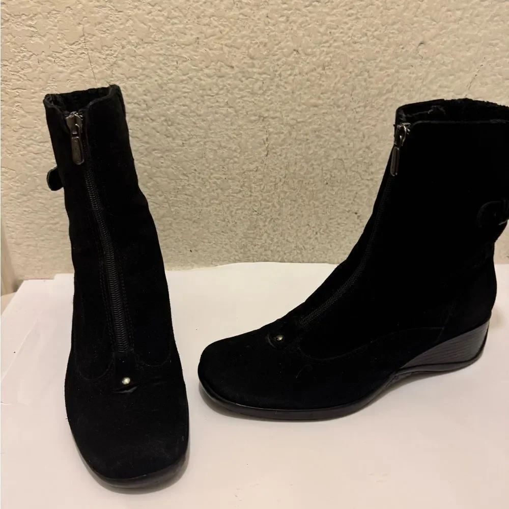 Aquatalia Black Ankle Booties 8.5 Genuine Italian Leather suede Wedge zip Boots